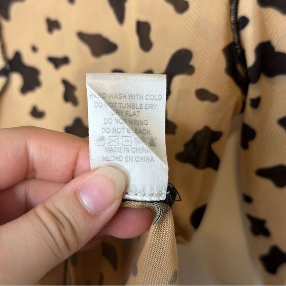 Lilly’s Kloset Tan Black Cqw Print Lettuce Trim Lomgsleeve Mesh Bodysuit Sz S - Picture 7 of 7